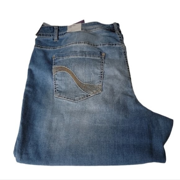 Lane Bryant Genius Fit Capri blue distressed Jean Pants Size 26 - Picture 3 of 13